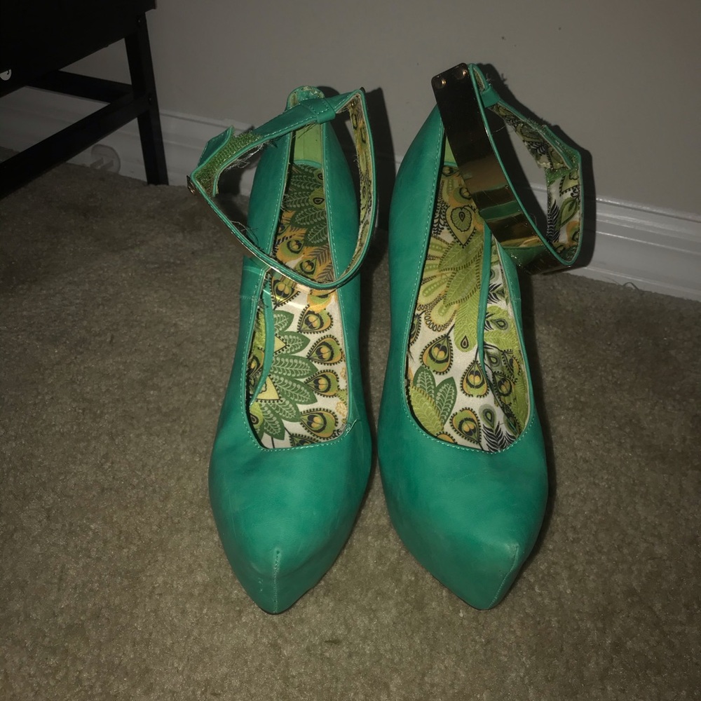 Green platform heel